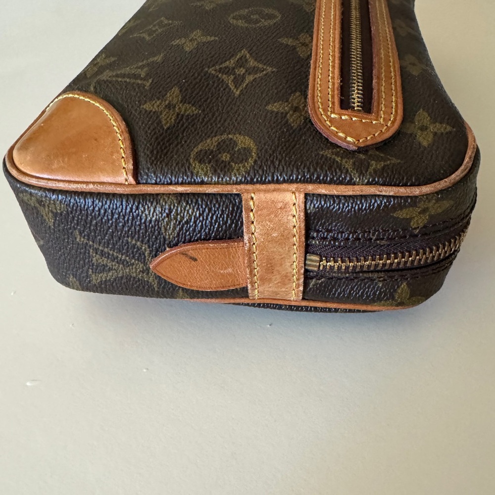 Classic Louis Vuitton Monogram Wristlet — Vintage 1988 (TH 884) - Picture 8 of 16